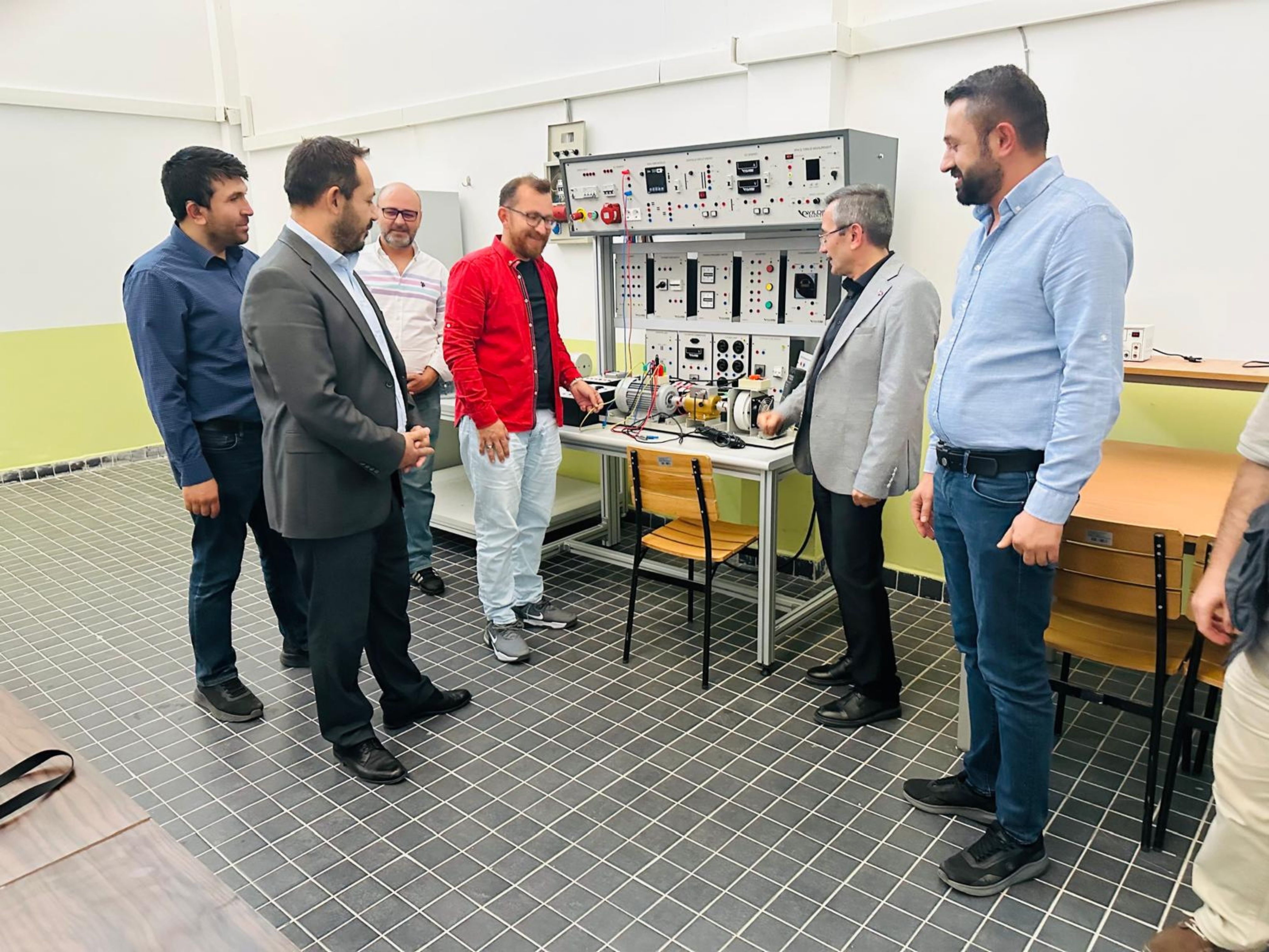 Mustafa Sıtkı Erkek Mesleki ve Teknik Anadolu Lisesi Müdürü Orhan OZİN ve okul idarecileri, Taşköprü Meslek Yüksekokulu’nu ziyaret etti.