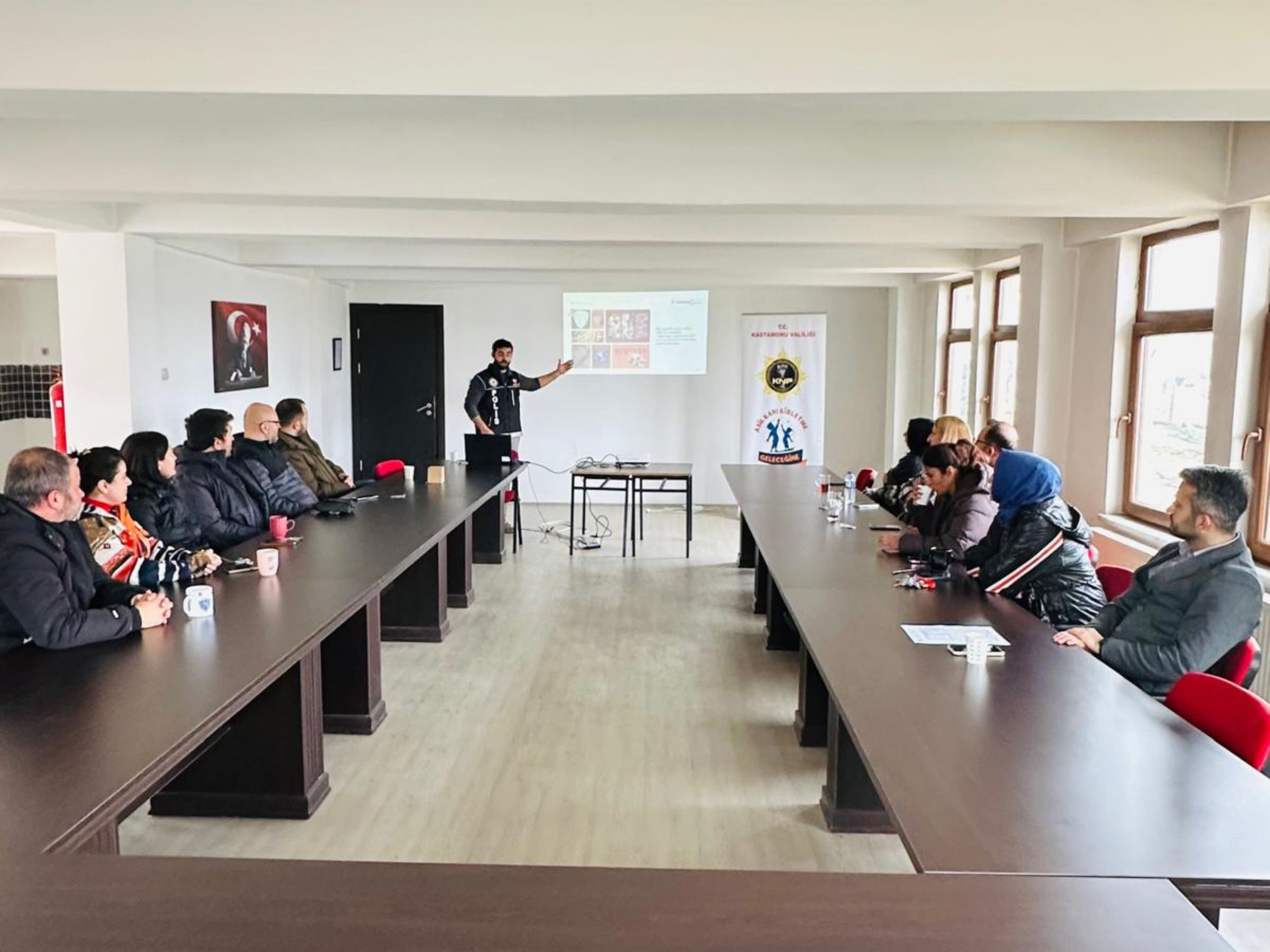 Yüksekokulumuzda Akademisyenlerimizin Katılımıyla “Narkotik Farkındalık Eğitimi” Gerçekleştirildi