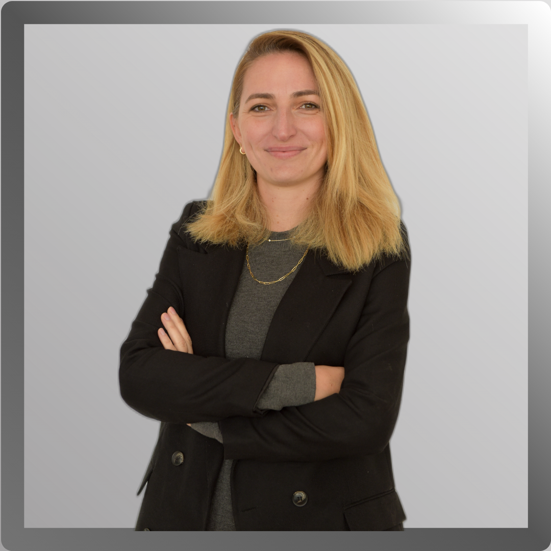 Öğr. Gör. Dr. Ayşe ÖZEFLANİLİ